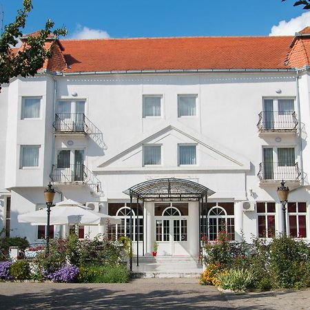 Beli Dvor Hotell Sombor Eksteriør bilde
