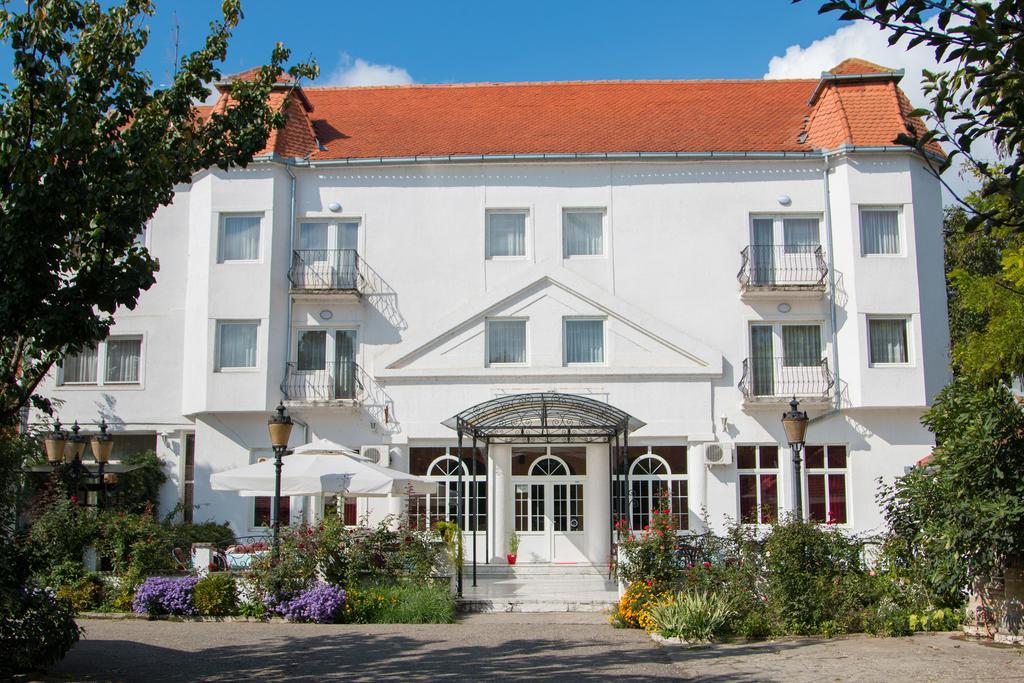 Beli Dvor Hotell Sombor Eksteriør bilde