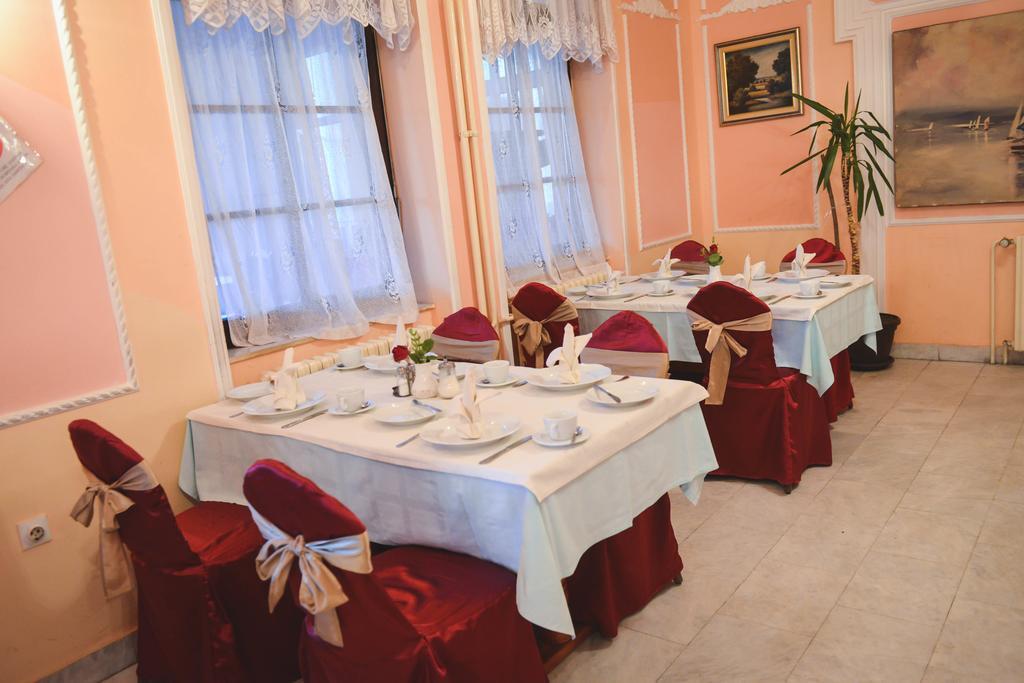 Beli Dvor Hotell Sombor Eksteriør bilde
